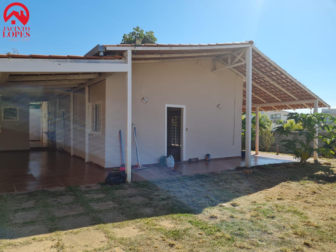 Casa à venda com 3 quartos, 200m² - Foto 2