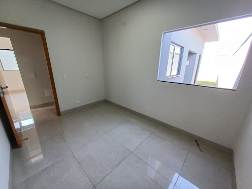 Casa à venda com 2 quartos, 125m² - Foto 1