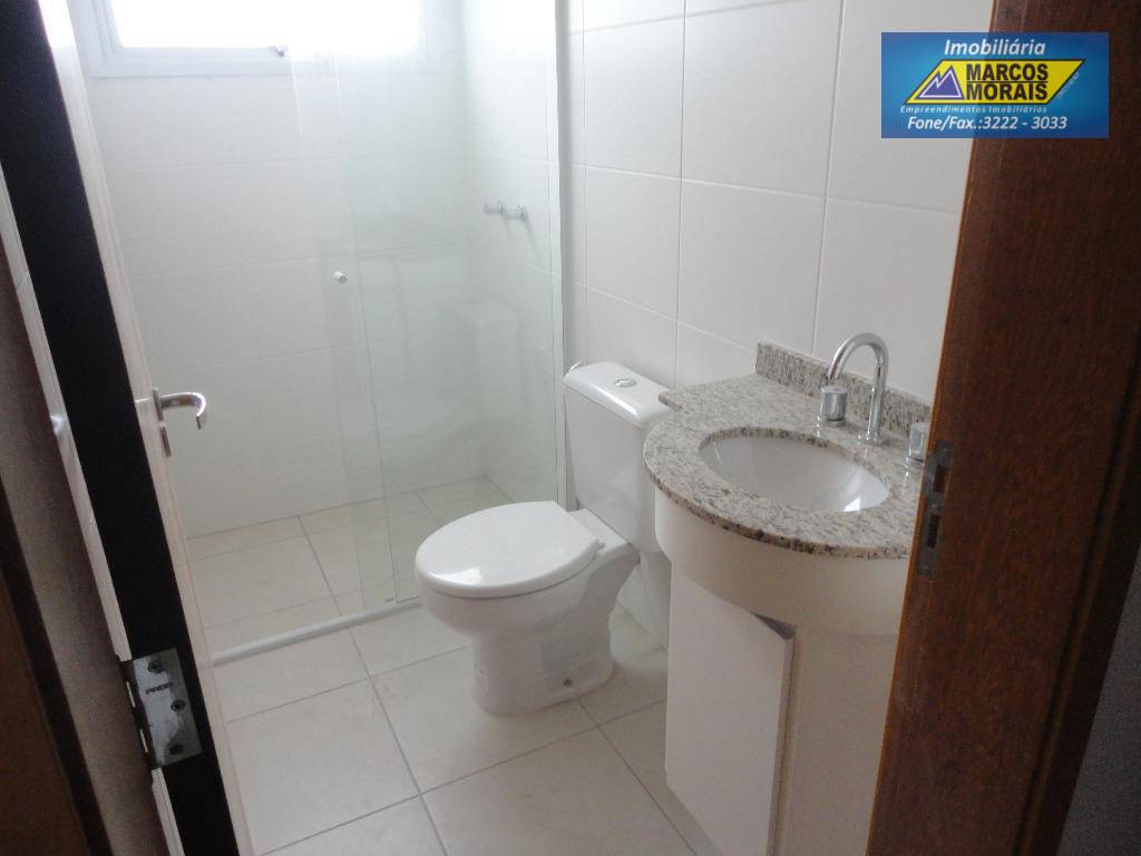 Apartamento à venda com 2 quartos, 65m² - Foto 13