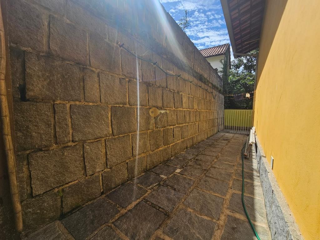 Casa à venda com 4 quartos, 200m² - Foto 9