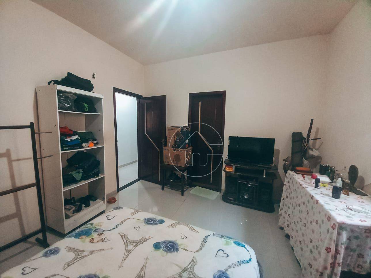 Casa à venda com 3 quartos, 300m² - Foto 43