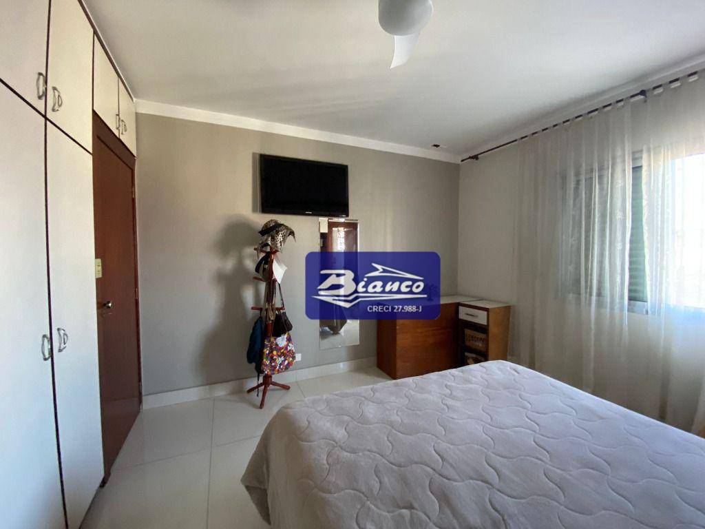 Sobrado à venda com 3 quartos, 218m² - Foto 12