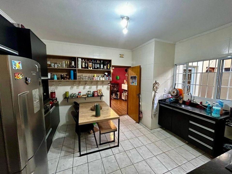 Casa à venda com 3 quartos, 180m² - Foto 5