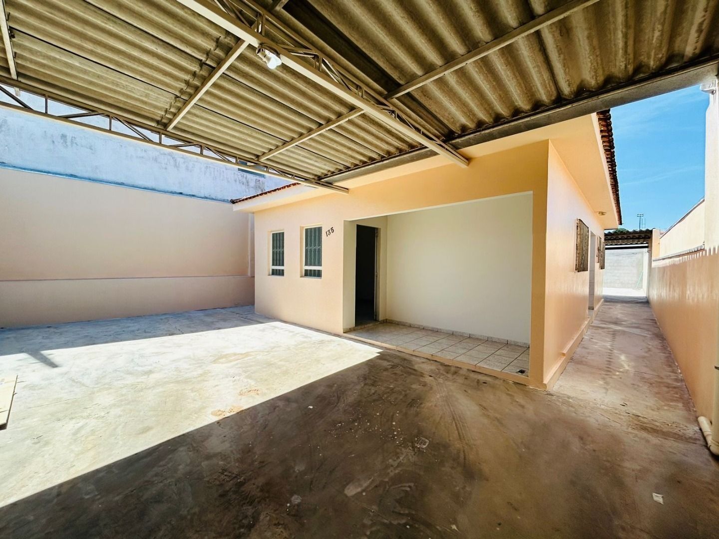 Casa à venda com 3 quartos, 104m² - Foto 2