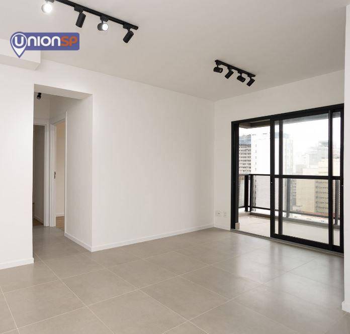 Apartamento à venda com 2 quartos, 72m² - Foto 2