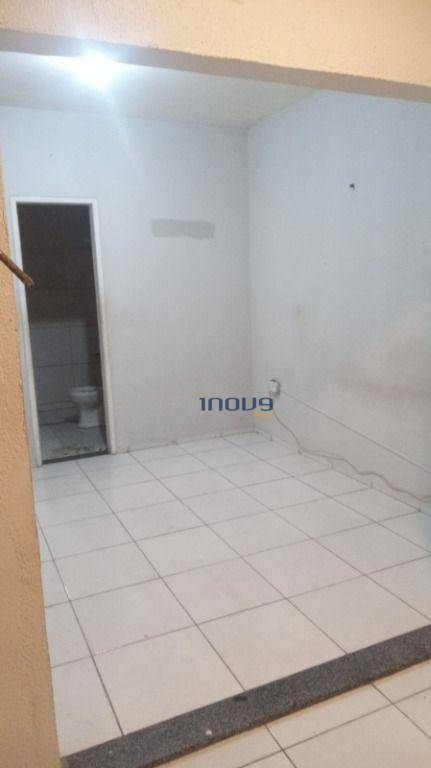 Casa à venda com 3 quartos, 80m² - Foto 1