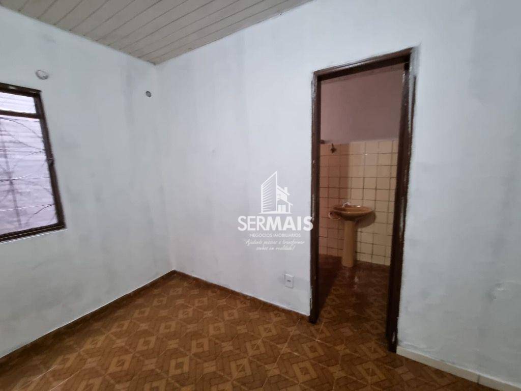 Casa à venda com 4 quartos, 110m² - Foto 11