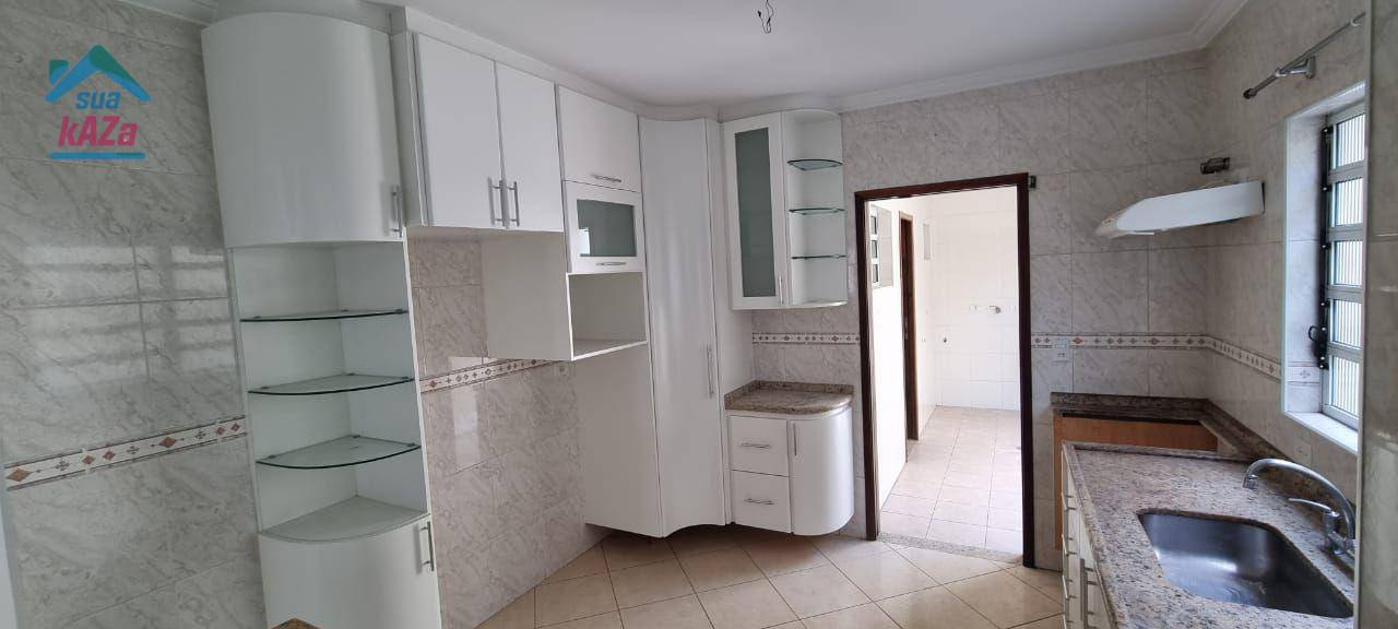 Sobrado à venda com 3 quartos, 200m² - Foto 4