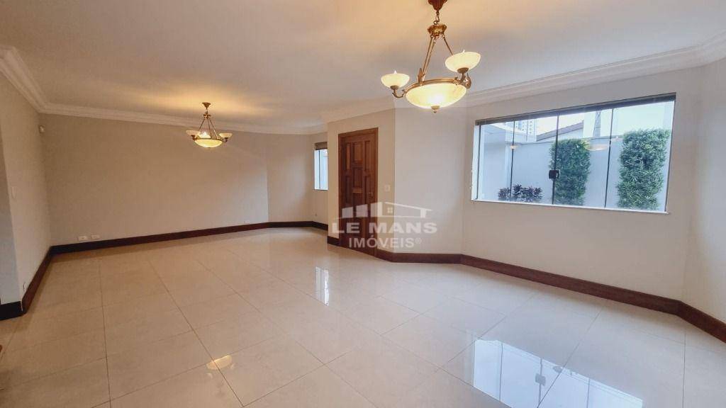 Casa à venda com 3 quartos, 375m² - Foto 4