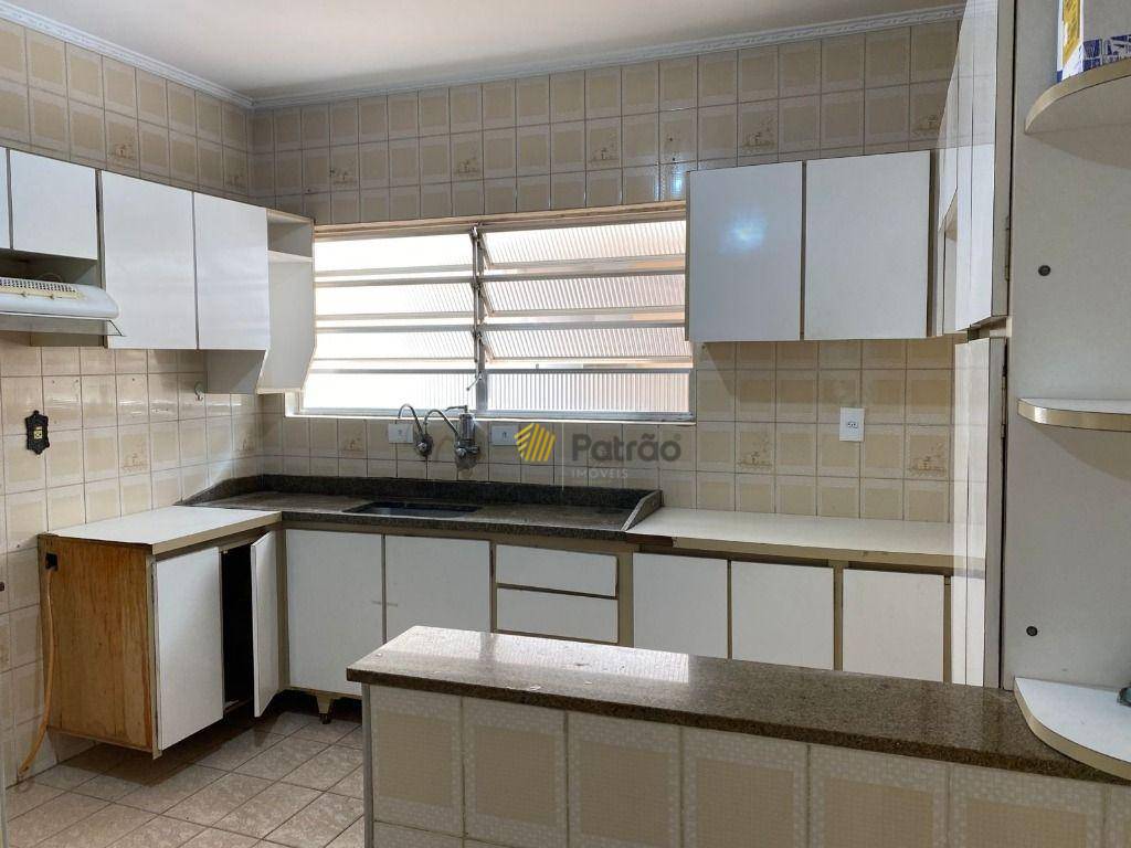 Sobrado para alugar com 3 quartos, 240m² - Foto 10