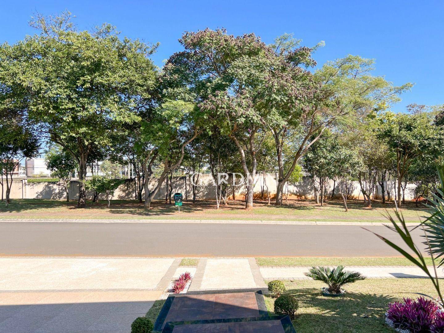 Casa de Condomínio à venda com 4 quartos, 236m² - Foto 4