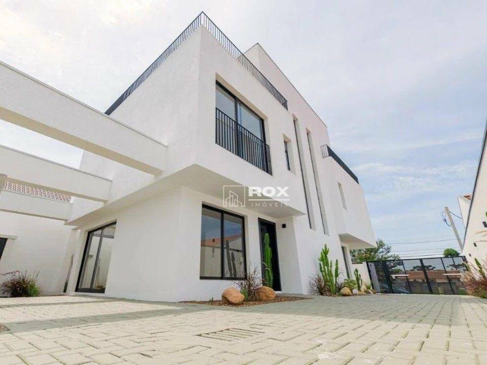 Sobrado à venda com 3 quartos, 115m² - Foto 1