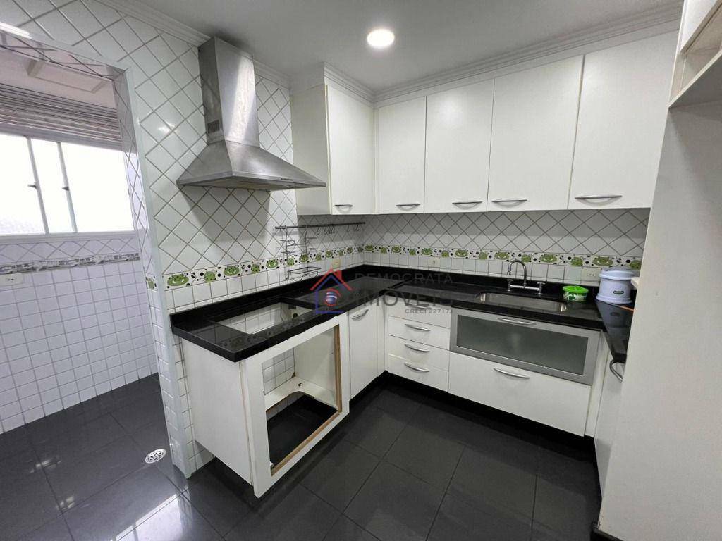 Apartamento à venda com 3 quartos, 79m² - Foto 2