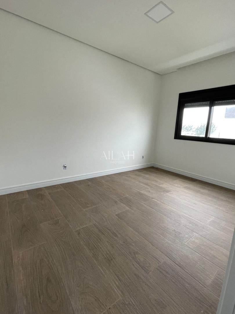 Casa à venda com 4 quartos, 251m² - Foto 14