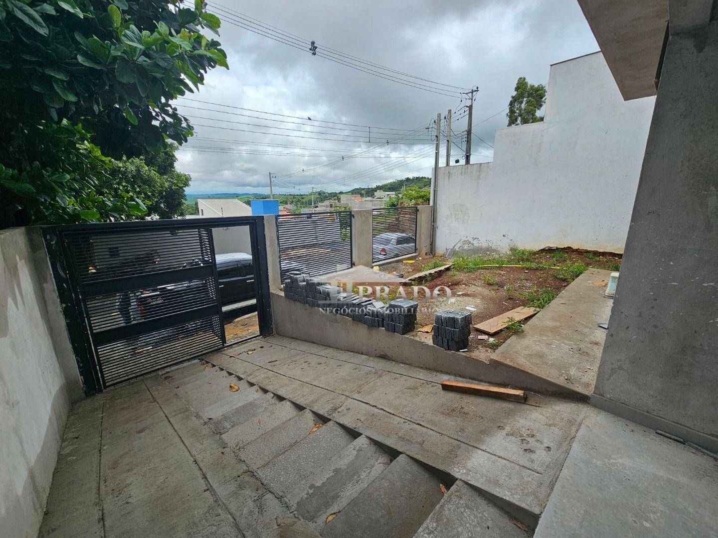 Casa à venda com 3 quartos, 80m² - Foto 4