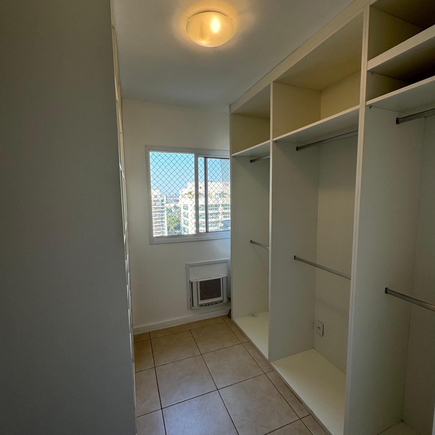 Apartamento à venda com 3 quartos, 89m² - Foto 2