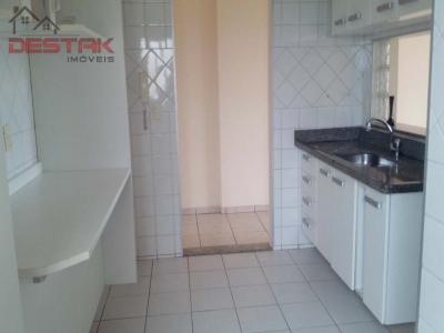 Apartamento para alugar com 3 quartos, 75m² - Foto 4