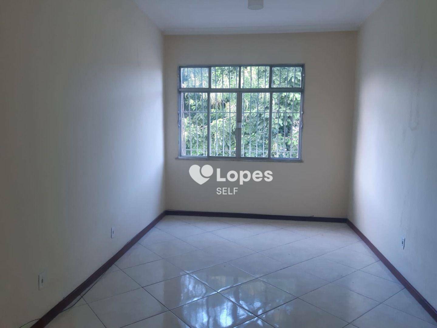 Apartamento à venda com 2 quartos, 70m² - Foto 3