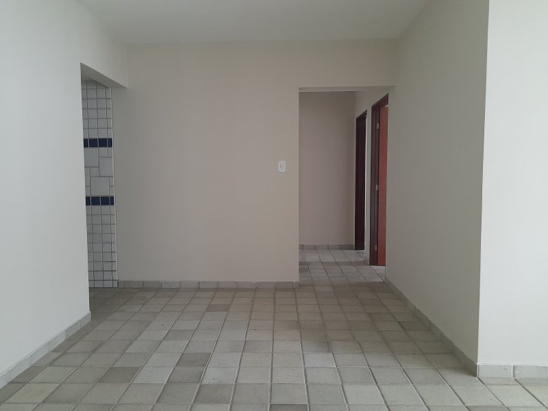 Apartamento à venda com 3 quartos, 81m² - Foto 3