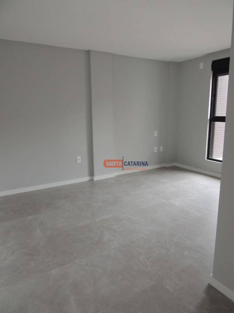 Apartamento à venda com 3 quartos, 191m² - Foto 8