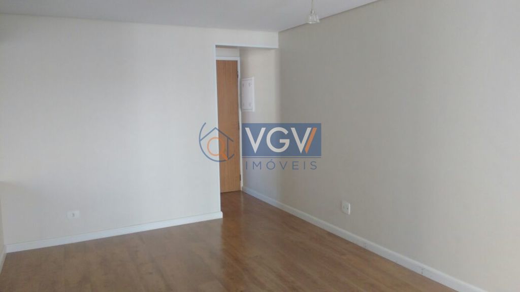 Apartamento à venda com 2 quartos, 60m² - Foto 2