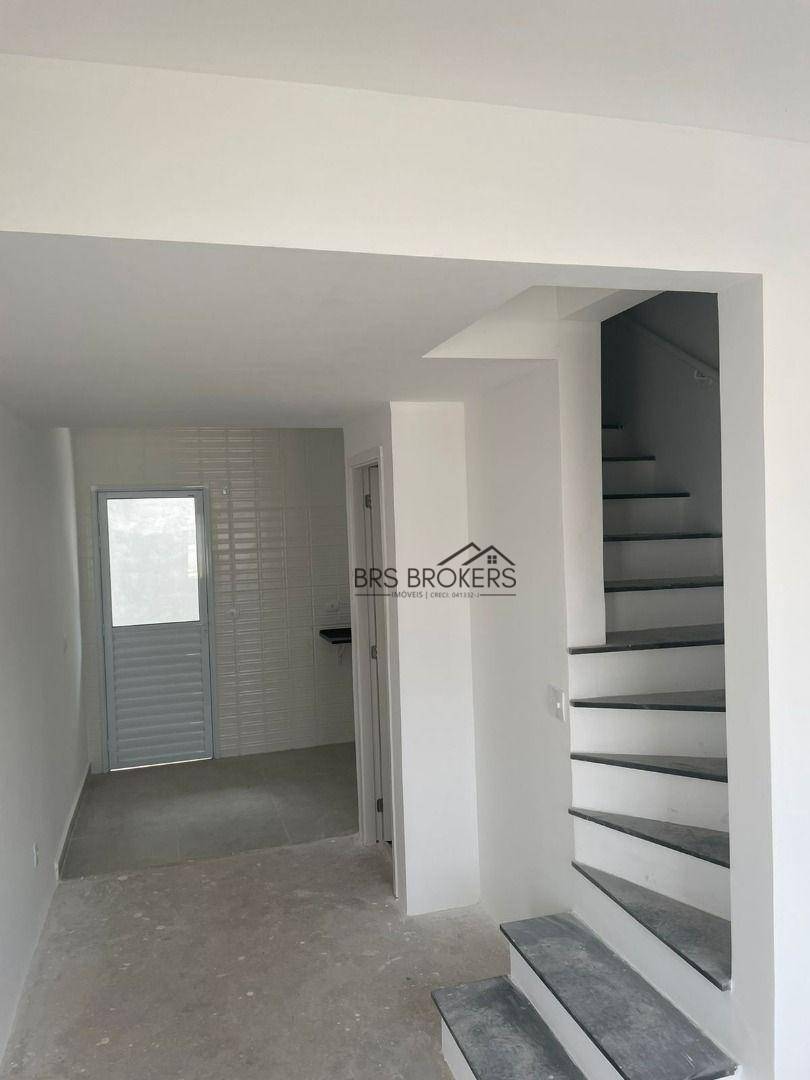 Sobrado à venda com 2 quartos, 57m² - Foto 3