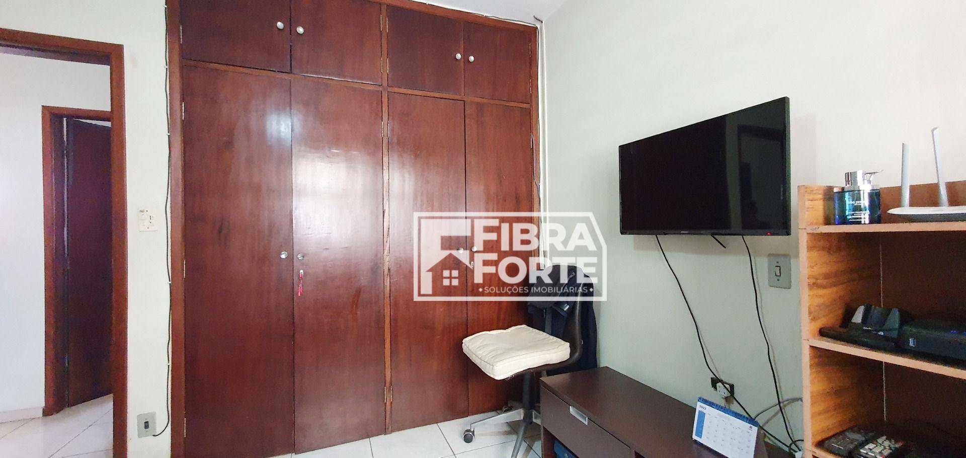 Casa à venda com 3 quartos, 244m² - Foto 18