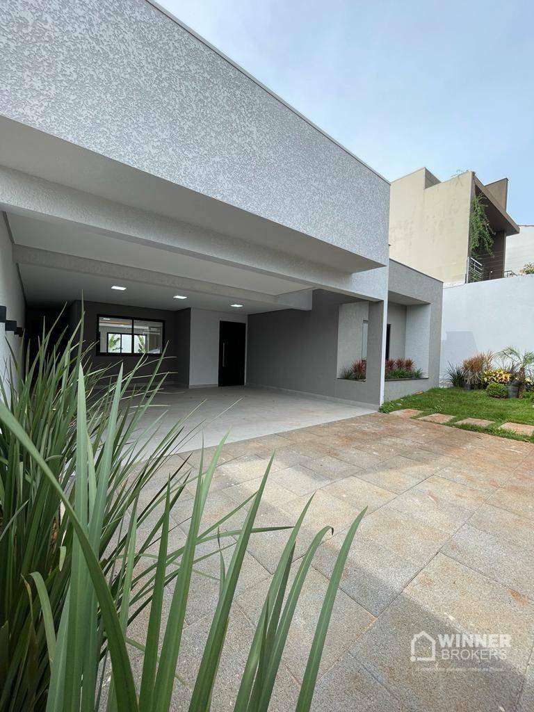 Casa à venda com 3 quartos, 186m² - Foto 1