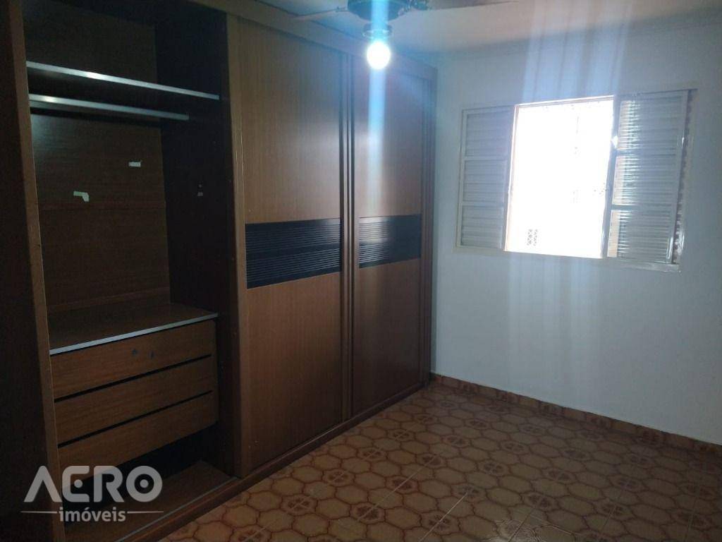 Casa para alugar com 3 quartos, 210m² - Foto 14