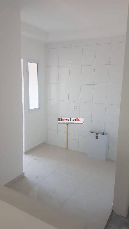 Apartamento à venda com 2 quartos, 64m² - Foto 3