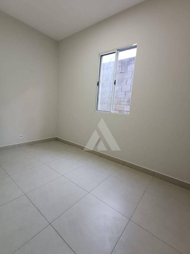 Casa à venda com 2 quartos, 48m² - Foto 7