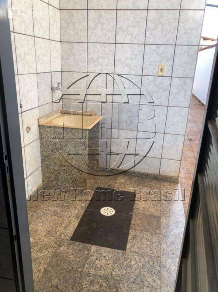 Casa à venda com 3 quartos, 150m² - Foto 6