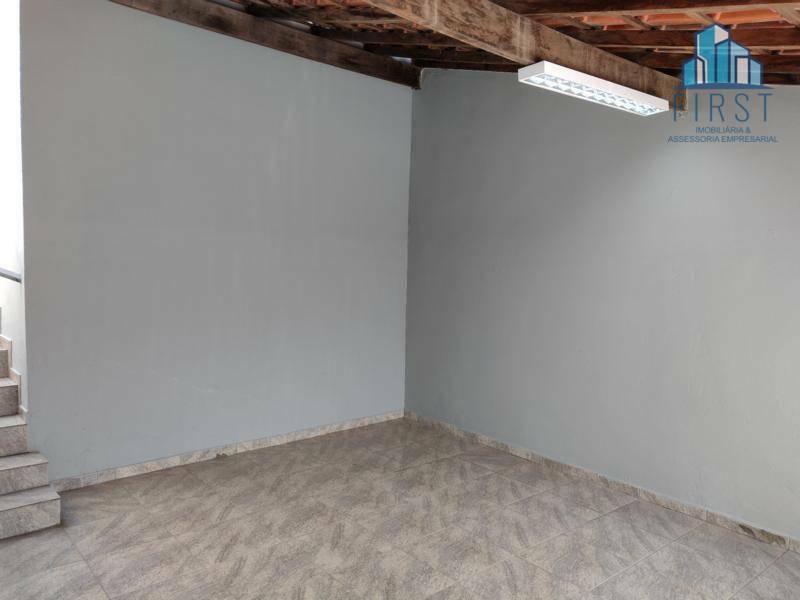 Casa à venda com 3 quartos, 164m² - Foto 11