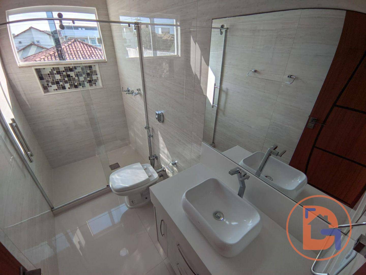 Casa à venda com 5 quartos, 240m² - Foto 40