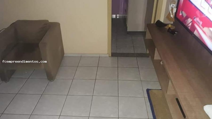 Casa à venda com 3 quartos, 200m² - Foto 1