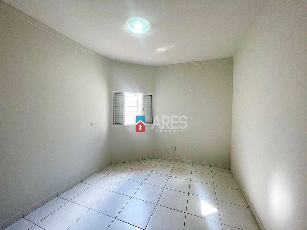 Casa para alugar com 3 quartos, 117m² - Foto 16