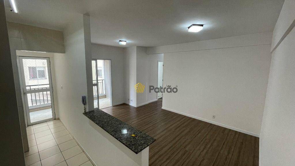 Apartamento à venda com 3 quartos, 77m² - Foto 4