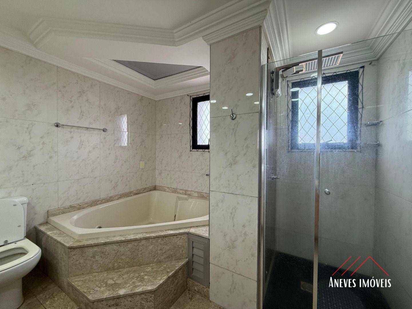 Apartamento à venda com 3 quartos, 221m² - Foto 30