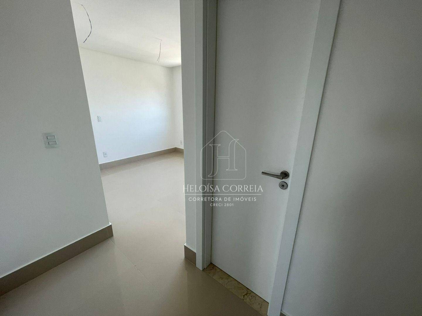 Apartamento à venda com 4 quartos, 131m² - Foto 11