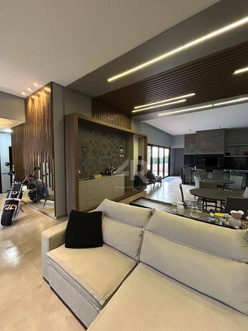 Casa à venda com 4 quartos, 230m² - Foto 7