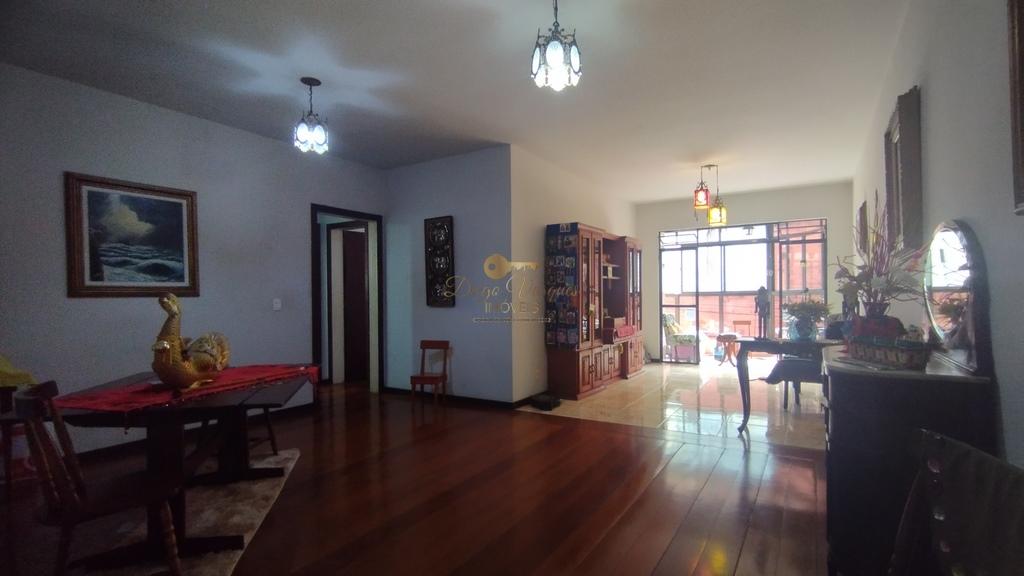 Apartamento à venda com 3 quartos, 131m² - Foto 1