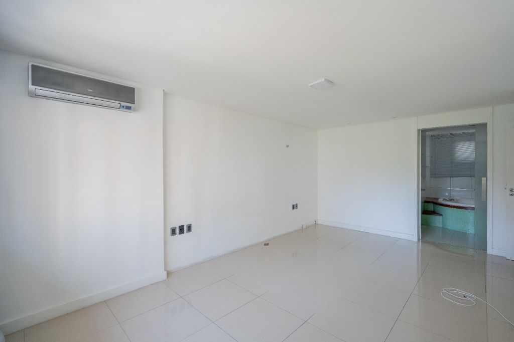 Apartamento à venda com 3 quartos, 210m² - Foto 11