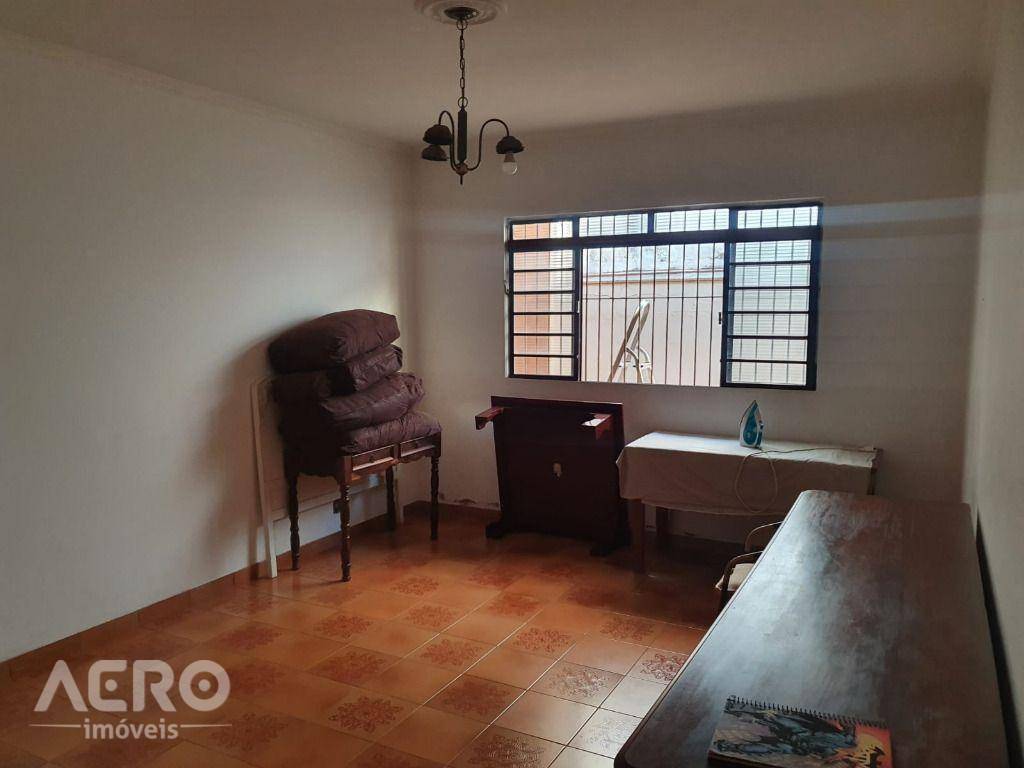 Casa à venda com 4 quartos, 342m² - Foto 19