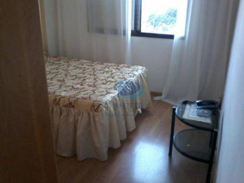 Apartamento à venda com 2 quartos, 72m² - Foto 4