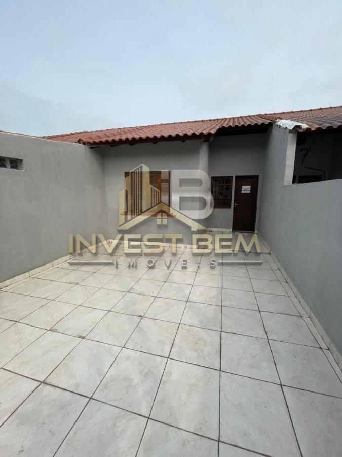 Casa à venda com 2 quartos, 48m² - Foto 2