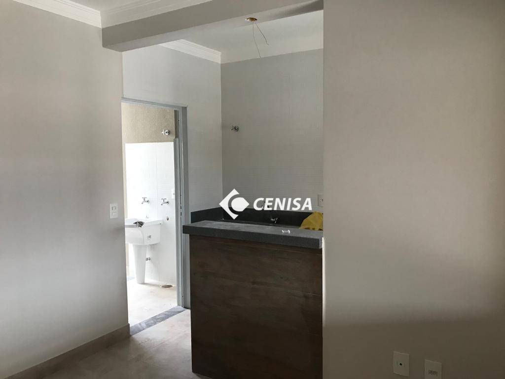 Casa à venda com 2 quartos, 68m² - Foto 3