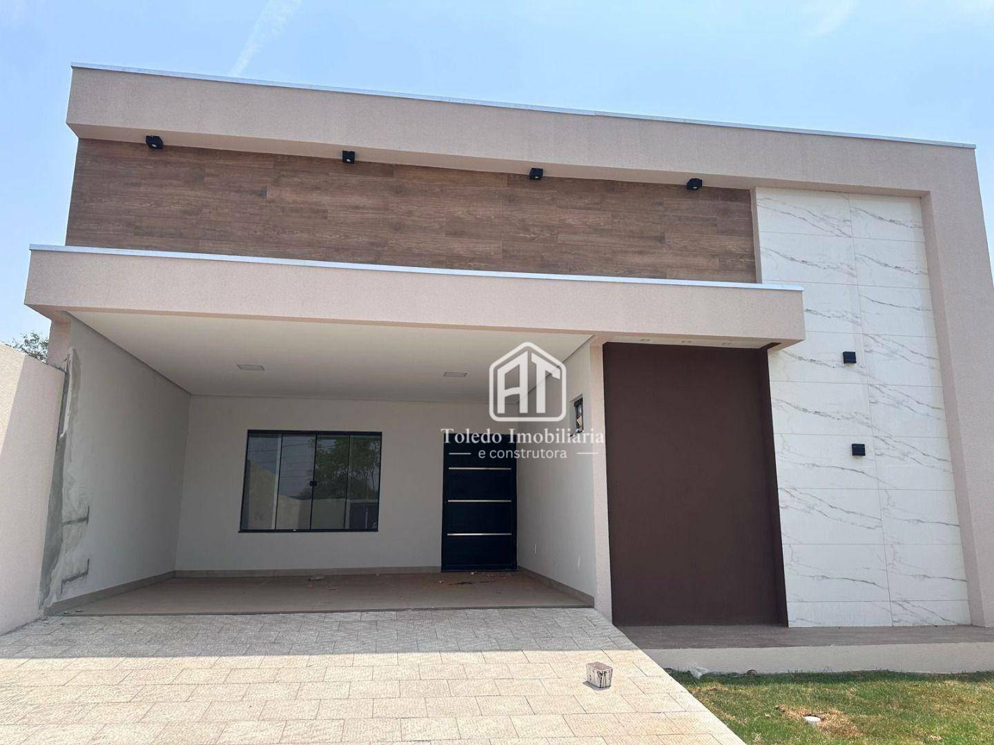 Casa à venda com 3 quartos, 138m² - Foto 1