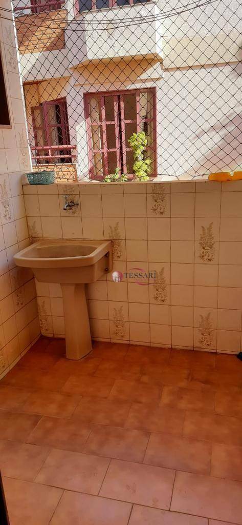 Apartamento para alugar com 3 quartos, 70m² - Foto 12