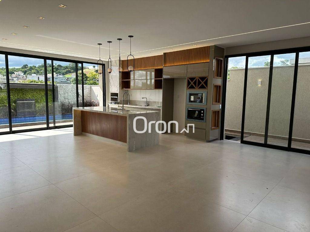 Sobrado à venda com 4 quartos, 365m² - Foto 3