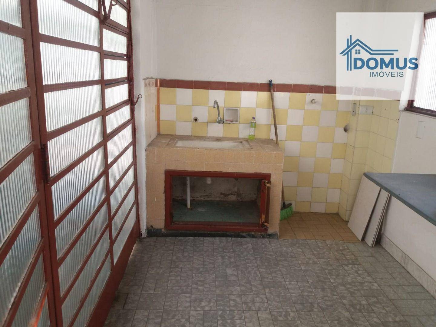 Casa para alugar com 4 quartos, 180m² - Foto 13